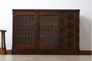 中古　美品!!　岩谷堂箪笥　力強い木目と重厚な金具が美しい収納棚サイドボード(水屋箪笥、戸棚、キャビネット)(R-074463)