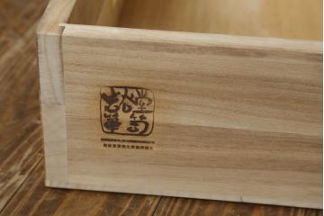 中古　美品!!　岩谷堂箪笥　力強い木目と重厚な金具が美しい収納棚サイドボード(水屋箪笥、戸棚、キャビネット)(R-074463)