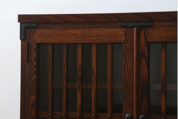 中古　美品!!　岩谷堂箪笥　力強い木目と重厚な金具が美しい収納棚サイドボード(水屋箪笥、戸棚、キャビネット)(R-074463)