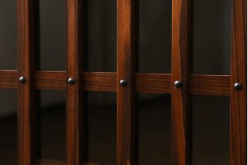 中古　美品!!　岩谷堂箪笥　力強い木目と重厚な金具が美しい収納棚サイドボード(水屋箪笥、戸棚、キャビネット)(R-074463)