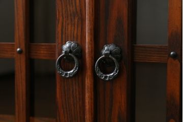 中古　美品!!　岩谷堂箪笥　力強い木目と重厚な金具が美しい収納棚サイドボード(水屋箪笥、戸棚、キャビネット)(R-074463)