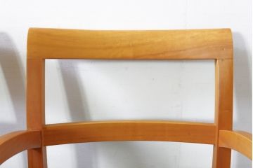 中古　イタリア製　ポラダ(porada)社　GARBO(ガルボ)　優美な曲線デザインが目を惹くアームチェア2脚セット(ダイニングチェア、椅子、イス)(定価2脚で約34万3千円)(R-074471)