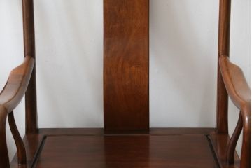 和製ビンテージ　花梨(カリン)材　滑らかな木の質感が美しいアームチェア2脚セット(ダイニングチェア、板座チェア、椅子、イス、ヴィンテージ、バラ売り可能)(R-074472)