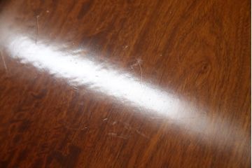 和製ビンテージ　花梨(カリン)材　滑らかな木の質感が美しいサイドテーブル(ナイトテーブル、エンドテーブル、ローテーブル、花台、飾り台、ヴィンテージ)(R-074473)
