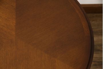 和製ビンテージ　希少な廃盤品　オールドマルニ　maruni(マルニ木工)　三角形の棚がお洒落なローテーブル(サイドテーブル、ラウンドテーブル、コーヒーテーブル、ヴィンテージ)(R-074474)