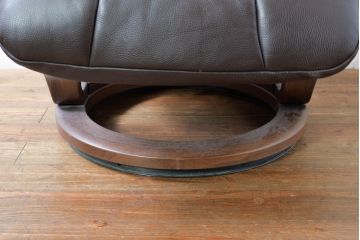 中古　ドイツ高級ブランド　himolla(ヒモラ)　model.7560　本革(レザー)　ゼロストレスチェア　ゆったりとした座り心地が魅力的なリクライニングソファとオットマンのセット(アームチェア、リクライニングチェア、リクライナー、シングルソファ、回転チェア、1人掛け、1P、フットスツール)(R-074475)