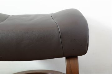 中古　ドイツ高級ブランド　himolla(ヒモラ)　model.7560　本革(レザー)　ゼロストレスチェア　ゆったりとした座り心地が魅力的なリクライニングソファとオットマンのセット(アームチェア、リクライニングチェア、リクライナー、シングルソファ、回転チェア、1人掛け、1P、フットスツール)(R-074475)