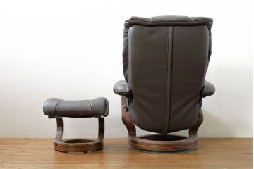 中古　ドイツ高級ブランド　himolla(ヒモラ)　model.7560　本革(レザー)　ゼロストレスチェア　ゆったりとした座り心地が魅力的なリクライニングソファとオットマンのセット(アームチェア、リクライニングチェア、リクライナー、シングルソファ、回転チェア、1人掛け、1P、フットスツール)(R-074475)