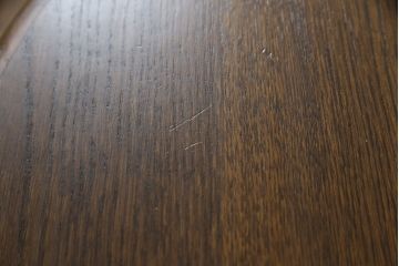 中古　美品　オランダ民芸家具　ネザーランズ・フォークロア　オーク材　クラシカルな佇まいが魅力的なコンソールテーブル(サイドテーブル、花台、飾り台)(R-074476)