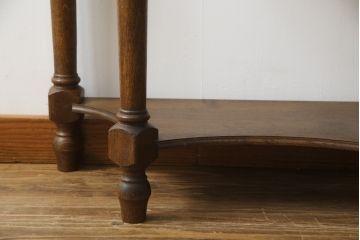 中古　美品　オランダ民芸家具　ネザーランズ・フォークロア　オーク材　クラシカルな佇まいが魅力的なコンソールテーブル(サイドテーブル、花台、飾り台)(R-074476)