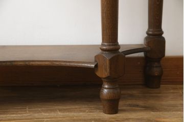 中古　美品　オランダ民芸家具　ネザーランズ・フォークロア　オーク材　クラシカルな佇まいが魅力的なコンソールテーブル(サイドテーブル、花台、飾り台)(R-074476)