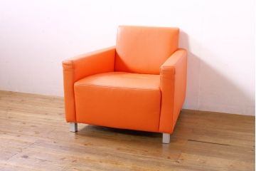 中古　美品　ドイツ家具　Musterring International(ムスタリング　インターナショナル)　鮮やかなオレンジ色がお部屋を華やかにする1Pソファ(アームソファ、1人掛け、一人掛け)(R-074478)