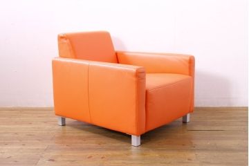 中古　美品　ドイツ家具　Musterring International(ムスタリング　インターナショナル)　鮮やかなオレンジ色がお部屋を華やかにする1Pソファ(アームソファ、1人掛け、一人掛け)(R-074478)