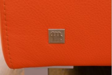 中古　美品　ドイツ家具　Musterring International(ムスタリング　インターナショナル)　鮮やかなオレンジ色がお部屋を華やかにする1Pソファ(アームソファ、1人掛け、一人掛け)(R-074478)