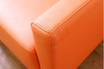 中古　美品　ドイツ家具　Musterring International(ムスタリング　インターナショナル)　鮮やかなオレンジ色がお部屋を華やかにする1Pソファ(アームソファ、1人掛け、一人掛け)(R-074478)