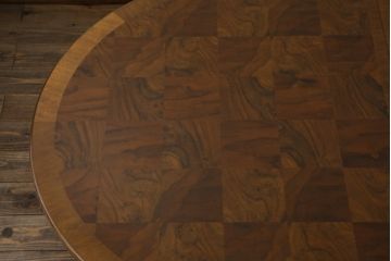 中古　特注　DREXEL HERITAGE(ドレクセルヘリテイジ)　品のある佇まいが魅力的なエクステンションローテーブル(リビングテーブル、センターテーブル、エクステンションテーブル、4人掛け、6人掛け、8人掛け)(R-074479)