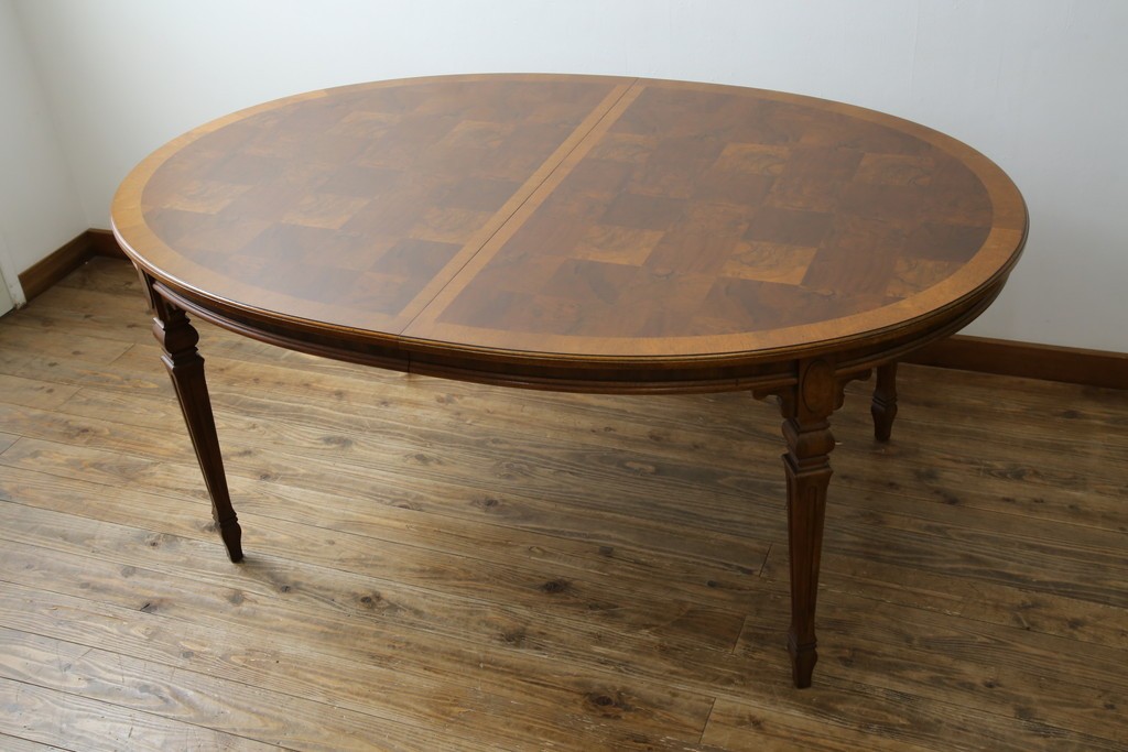 中古　美品　廃盤品　DREXEL HERITAGE(ドレクセルヘリテイジ)　Cameo Classics(キャメオクラシックス)　天板のチェックパターンがお洒落なエクステンションテーブル　(R-074481)