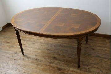 中古　美品　廃盤品　DREXEL HERITAGE(ドレクセルヘリテイジ)　Cameo Classics(キャメオクラシックス)　天板のチェックパターンがお洒落なエクステンションテーブル　(R-074481)