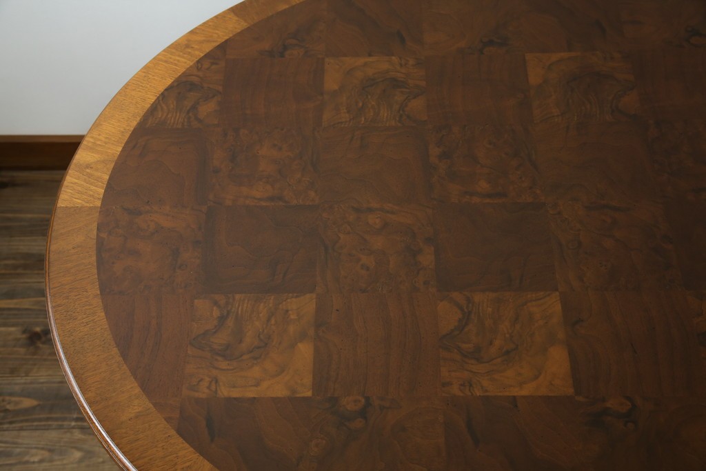 中古　美品　廃盤品　DREXEL HERITAGE(ドレクセルヘリテイジ)　Cameo Classics(キャメオクラシックス)　天板のチェックパターンがお洒落なエクステンションテーブル　(R-074481)