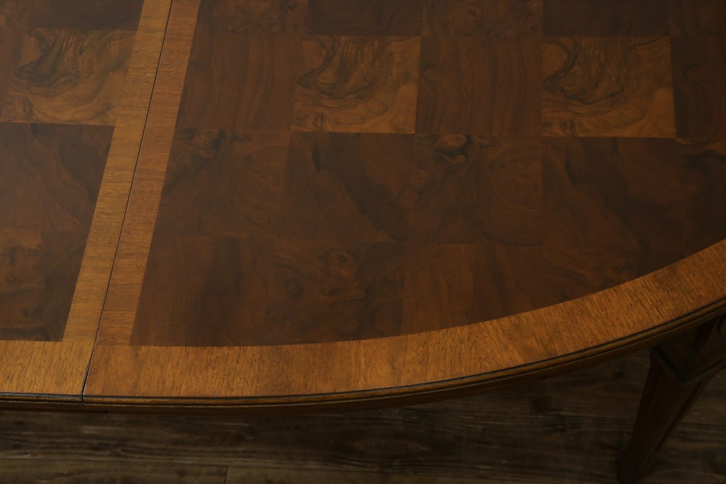 中古　美品　廃盤品　DREXEL HERITAGE(ドレクセルヘリテイジ)　Cameo Classics(キャメオクラシックス)　天板のチェックパターンがお洒落なエクステンションテーブル　(R-074481)