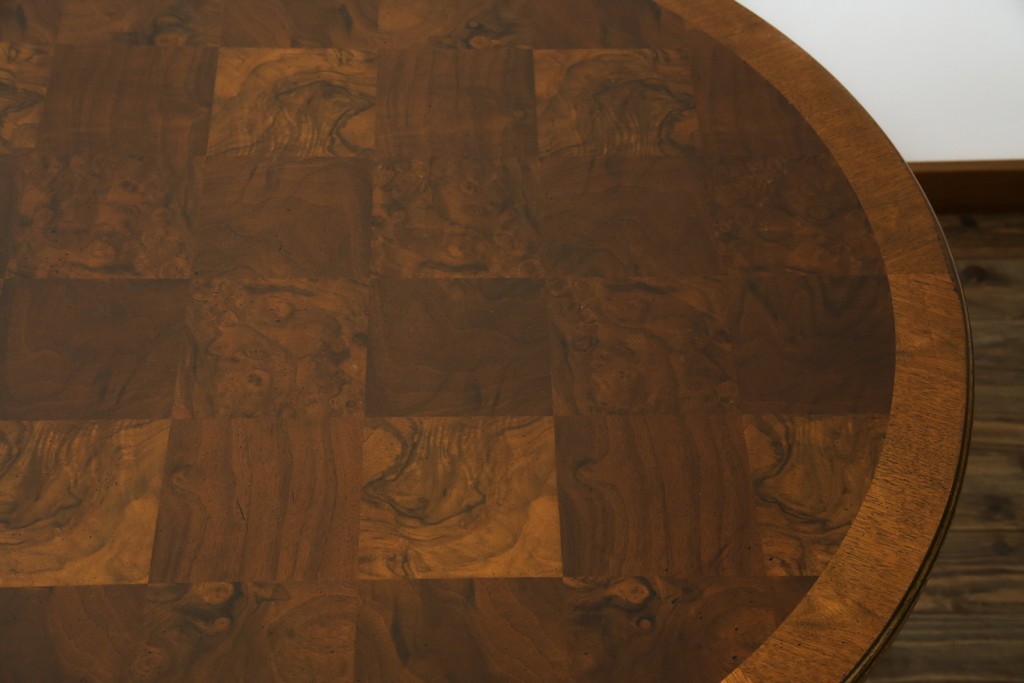 中古　美品　廃盤品　DREXEL HERITAGE(ドレクセルヘリテイジ)　Cameo Classics(キャメオクラシックス)　天板のチェックパターンがお洒落なエクステンションテーブル　(R-074481)