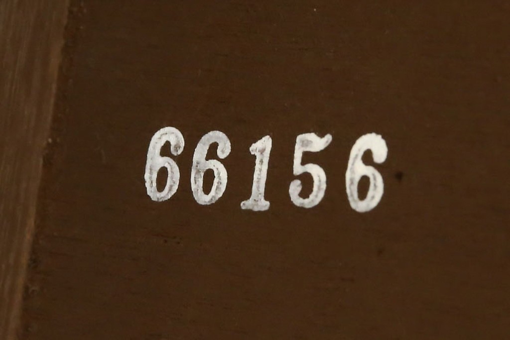 中古　美品　廃盤品　DREXEL HERITAGE(ドレクセルヘリテイジ)　Cameo Classics(キャメオクラシックス)　天板のチェックパターンがお洒落なエクステンションテーブル　(R-074481)