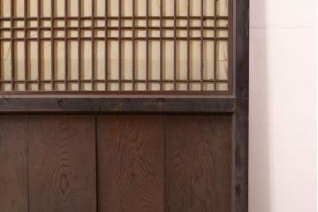 アンティーク建具　鏡板欅(ケヤキ)材　古民家インテリアにもおすすめの障子帯戸2枚セット(引き戸、板戸、格子帯戸、障子戸)(R-074483)