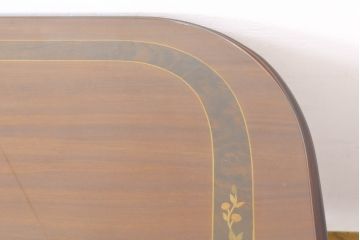中古　美品　スペイン高級家具　ガラス天板付き　象嵌とゴールドの装飾が高級感を醸し出すダイニングテーブル(食卓、4人掛け、6人掛け)(R-074485)