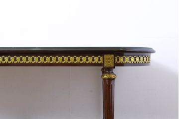 中古　美品　スペイン高級家具　ガラス天板付き　象嵌とゴールドの装飾が高級感を醸し出すダイニングテーブル(食卓、4人掛け、6人掛け)(R-074485)