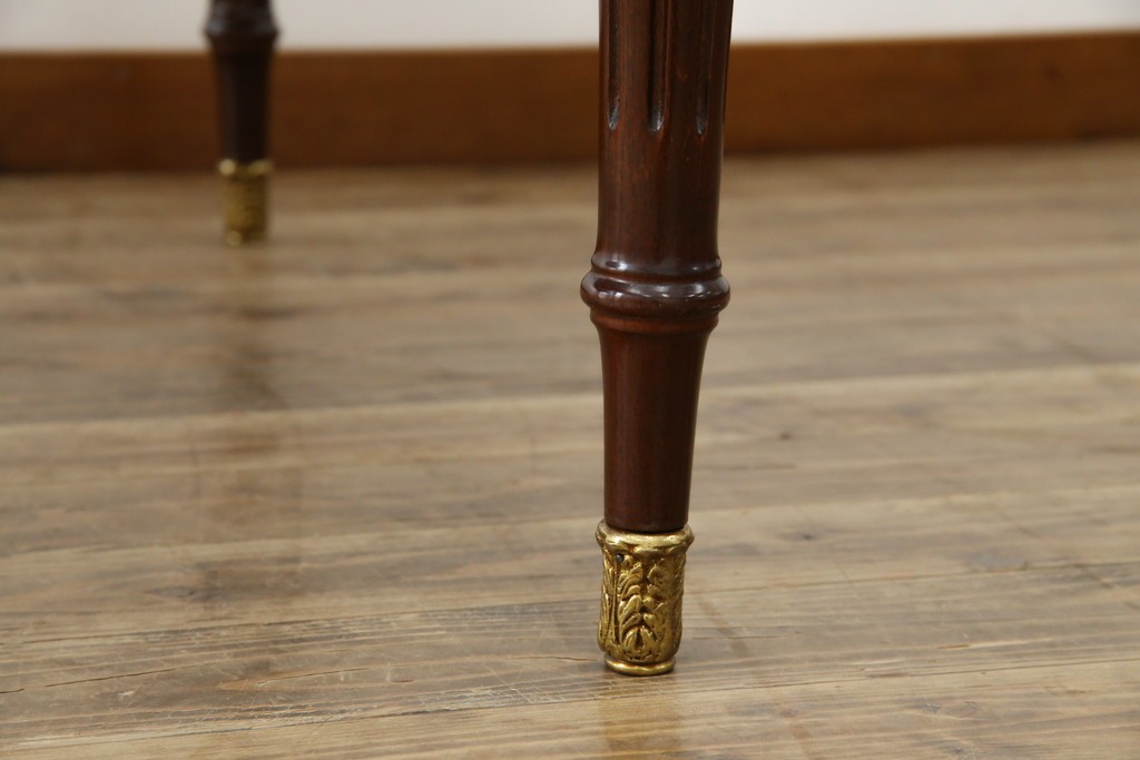 中古　美品　スペイン高級家具　ガラス天板付き　象嵌とゴールドの装飾が高級感を醸し出すダイニングテーブル　(R-074485)