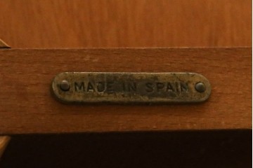 中古　美品　スペイン高級家具　ガラス天板付き　象嵌とゴールドの装飾が高級感を醸し出すダイニングテーブル　(R-074485)