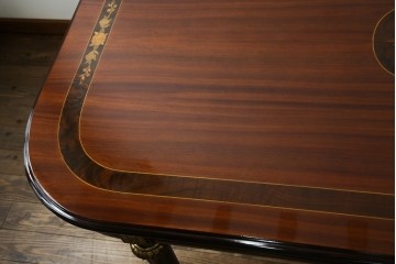 中古　美品　スペイン高級家具　ガラス天板付き　象嵌とゴールドの装飾が高級感を醸し出すダイニングテーブル　(R-074485)