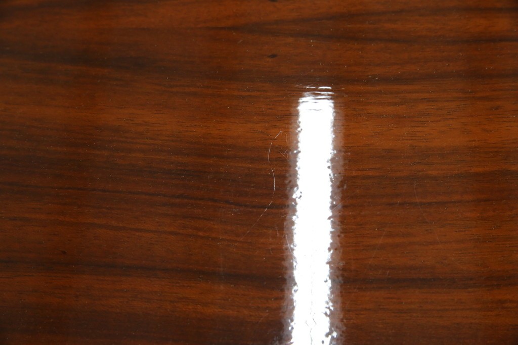 中古　美品　スペイン高級家具　ガラス天板付き　象嵌とゴールドの装飾が高級感を醸し出すダイニングテーブル　(R-074485)