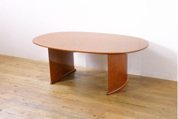中古　美品　松創(MATSUSO・マツソウ)　バーズアイメープル　明るく艶のある木の色味と杢目が美しいセンターテーブル(ローテーブル、リビングテーブル、オーバルテーブル)(定価約50万円)(R-074489)