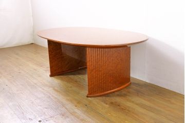 中古　美品　松創(MATSUSO・マツソウ)　バーズアイメープル　明るく艶のある木の色味と杢目が美しいセンターテーブル(ローテーブル、リビングテーブル、オーバルテーブル)(定価約50万円)(R-074489)
