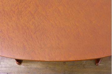 中古　美品　松創(MATSUSO・マツソウ)　バーズアイメープル　明るく艶のある木の色味と杢目が美しいセンターテーブル(ローテーブル、リビングテーブル、オーバルテーブル)(定価約50万円)(R-074489)