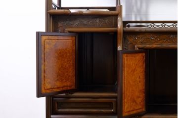 和製ビンテージ　未使用　展示品　花梨(カリン)材　鳥眼杢(バーズアイ)　凝った意匠が素敵な茶棚(飾り棚、収納棚、戸棚、ヴィンテージ)(R-074490)