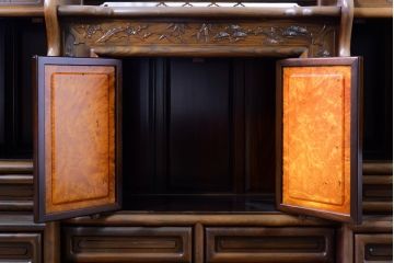 和製ビンテージ　未使用　展示品　花梨(カリン)材　鳥眼杢(バーズアイ)　凝った意匠が素敵な茶棚(飾り棚、収納棚、戸棚、ヴィンテージ)(R-074490)