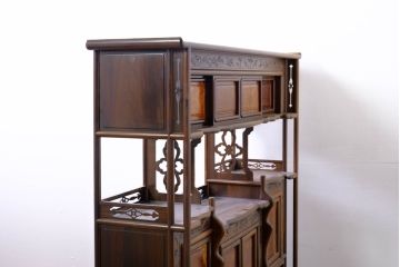 和製ビンテージ　未使用　展示品　花梨(カリン)材　鳥眼杢(バーズアイ)　凝った意匠が素敵な茶棚(飾り棚、収納棚、戸棚、ヴィンテージ)(R-074490)
