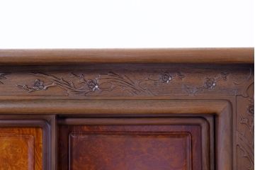 和製ビンテージ　未使用　展示品　花梨(カリン)材　鳥眼杢(バーズアイ)　凝った意匠が素敵な茶棚(飾り棚、収納棚、戸棚、ヴィンテージ)(R-074490)