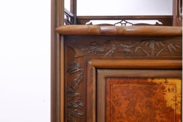 和製ビンテージ　未使用　展示品　花梨(カリン)材　鳥眼杢(バーズアイ)　凝った意匠が素敵な茶棚(飾り棚、収納棚、戸棚、ヴィンテージ)(R-074490)