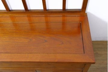 和製ビンテージ　未使用　展示品　民芸家具　欅(ケヤキ)材　収納付きで便利な囲炉裏ベンチ(椅子、ダイニングチェア、板座チェア、ヴィンテージ)(R-074491)