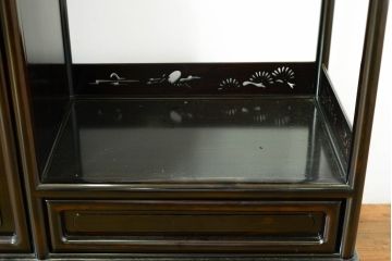 和製ビンテージ　未使用　展示品　縞黒檀(シマコクタン)材　和の空間作りにおすすめの飾り棚(茶棚、違い棚、収納棚、戸棚、ヴィンテージ)(R-074494)