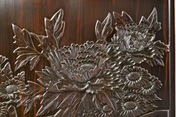 和製ビンテージ　黒檀(コクタン)材　華やかな彫刻のデザインが目を惹く衝立て(つい立て、衝い立て、仕切り、パーテーション、ヴィンテージ)(R-074495)