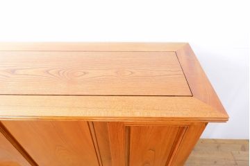 和製ビンテージ　総欅(ケヤキ)材　収納力抜群! 欅の杢目と風合いそのままを楽しめる下駄箱(収納棚、戸棚、靴箱、キャビネット、ヴィンテージ)(R-074498)