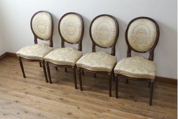 中古　スペイン高級家具　気品のある佇まいで空間を引き立てるダイニングチェア4脚セット(椅子、イス)(R-074500)