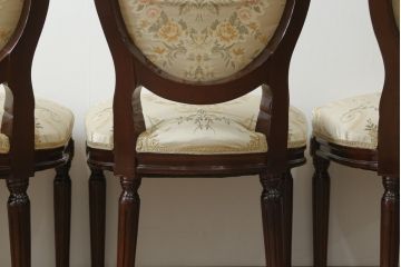 中古　スペイン高級家具　気品のある佇まいで空間を引き立てるダイニングチェア4脚セット(椅子、イス)(R-074500)