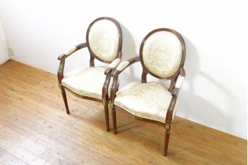 中古　スペイン高級家具　気品のある佇まいで空間を引き立てるダイニングチェア2脚セット(アームチェア、椅子、イス)(R-074501)