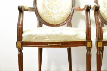 中古　スペイン高級家具　気品のある佇まいで空間を引き立てるダイニングチェア2脚セット(アームチェア、椅子、イス)(R-074501)