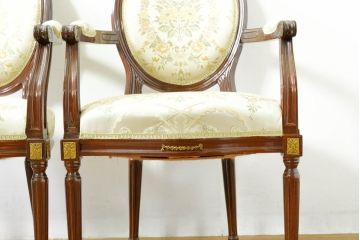 中古　スペイン高級家具　気品のある佇まいで空間を引き立てるダイニングチェア2脚セット(アームチェア、椅子、イス)(R-074501)